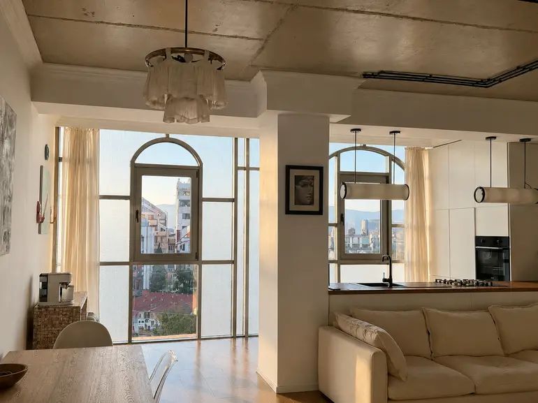 იყიდება პრემიუმ კლასის ბინა ვაკეში